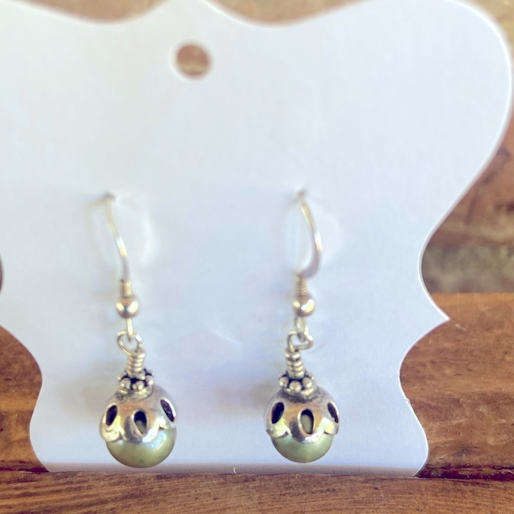 Freshwater Pearl Earrings - Picture 3 of 4